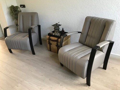 Set van 2 leren fauteuils met stalen frame - bruin leer