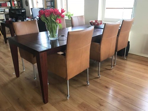 Set van 6 leren eetkamerstoelen - met wieltjes en hoge rug - bruin leer