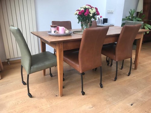 Set van 6 leren eetkamerstoelen - met wieltjes - diverse kleuren