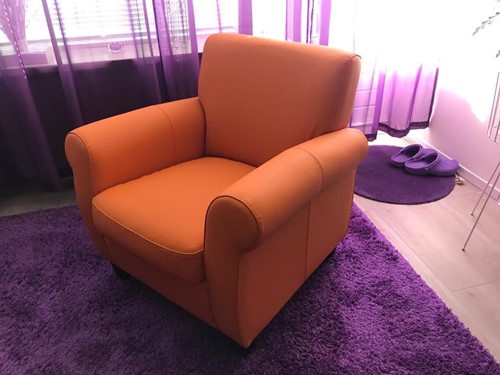Leren fauteuil met houten poten - oranje leer-2