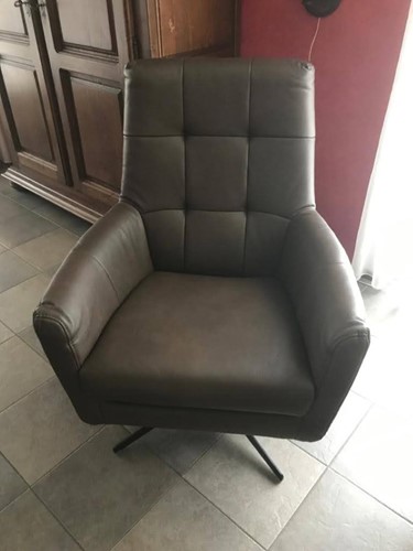 Leren draaifauteuil volledig gestoffeerd - met hoge rug en stervoet - bruin leer