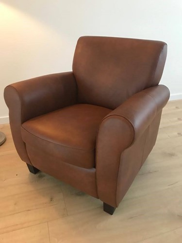 Leren fauteuil met houten poten - bruin leer