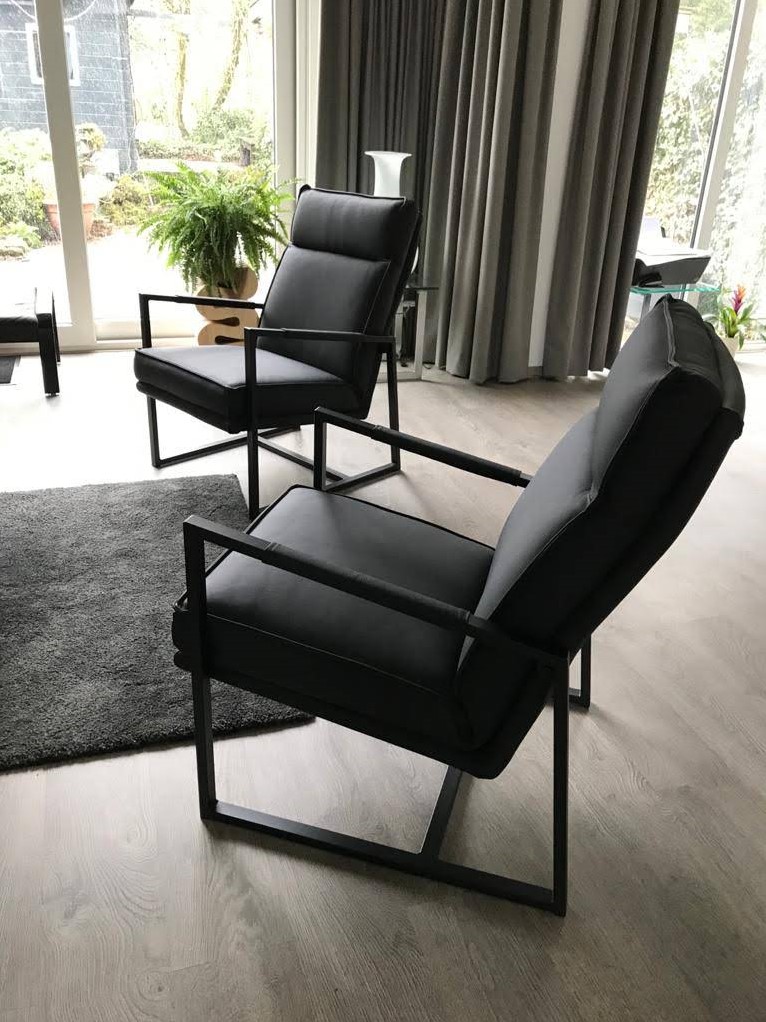 Communistisch Speeltoestellen ik klaag Set van 2 leren fauteuils met stalen frame en hoge rug - zwart leer ShopX