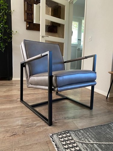 Leren fauteuil met stalen frame - grijs leer