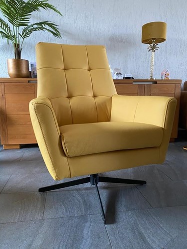 Leren draaifauteuil volledig gestoffeerd - met hoge rug en stervoet - geel leer