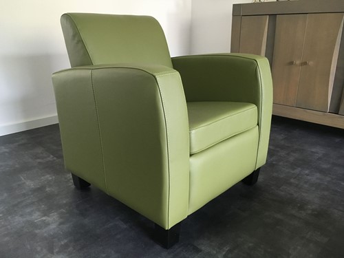 Leren fauteuil met houten poten - groen leer