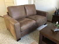 Leren 2-zits bank met houten poten - bruin leer