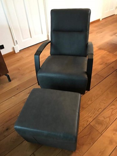 Leren draaifauteuil met hoge rug en stervoet - met hocker - grijs leer