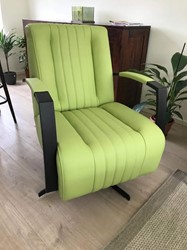 Leren draaifauteuil met stalen frame en stervoet - groen leer