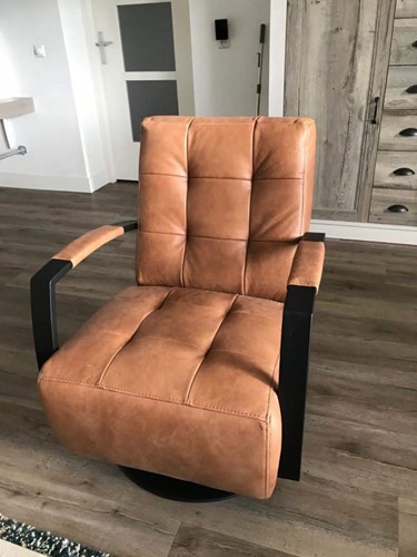 Leren draaifauteuil met stalen frame en schotelvoet - bruin leer