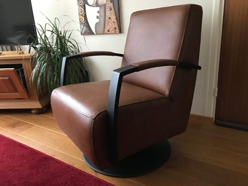 Leren draaifauteuil met stalen frame en schotelvoet - bruin leer
