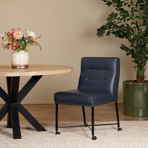 Set van 4 blauwe leren eetkamerstoelen Lucas met ronde RVS poten