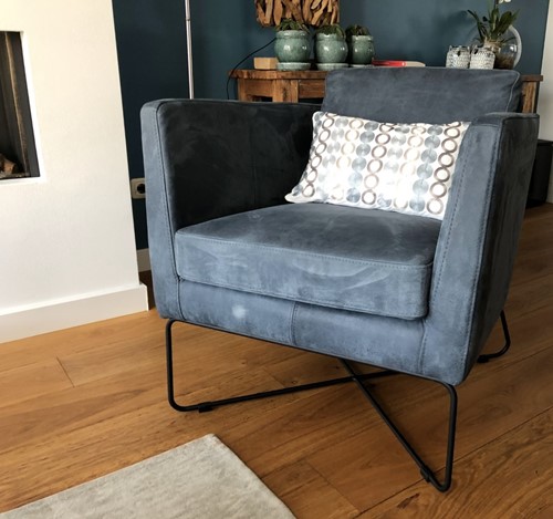 Leren fauteuil met kruisframe - blauw leer