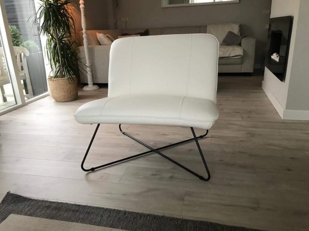 Richtlijnen Gouverneur aflevering Leren fauteuil zonder armleuning met kruisframe - wit leer ShopX