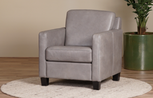 Leren fauteuils met houten poten


