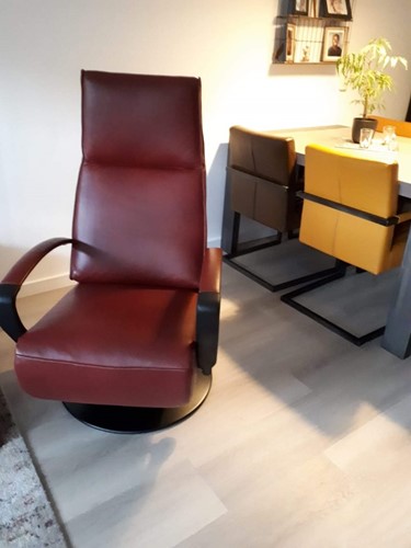 Leren relaxfauteuil met stalen frame - rood leer