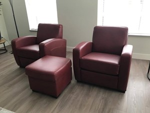 Set van 2 leren fauteuils met houten poten - met hocker - rood leer - Echt leer, Landelijk, ontdek de vele Leersoorten en Kleuren bij ShopX