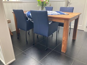 Leren eetkamerstoel comfort met wieltjes en armleuning, blauw leer, blauwe keukenstoelen
