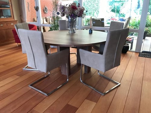 Set van 5 leren eetkamerstoelen - met sledepoot en armleuning- bruin leer