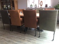 Set van 8 leren eetkamerstoelen - met wieltjes en hoge rug - bruin leer
