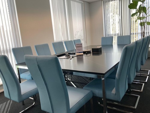 Set van 14 leren eetkamerstoelen - met sledepoot - blauw leer