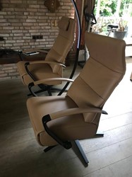 Set van 2 leren relaxfauteuils met stalen frame - bruin leer