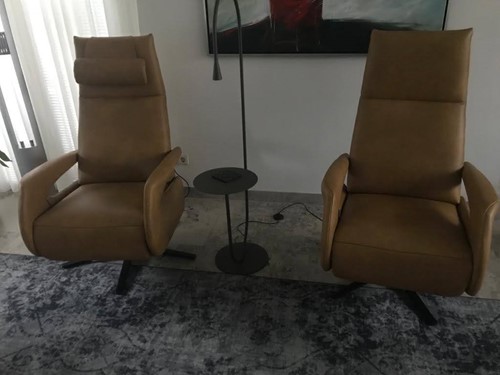 Set van 2 leren relaxfauteuils met desgin armleuning - cognac kleur leer