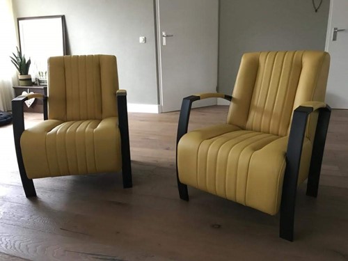 Set van 2 leren fauteuils met stalen frame - geel leer