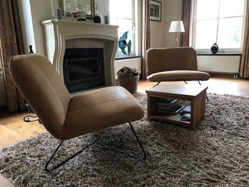 Set van 2 leren fauteuils zonder armleuning met kruisframe - bruin leer