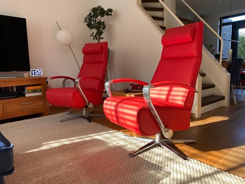 Set van 2 leren relaxfauteuils met stalen frame - met extra nekkussen - rood leer