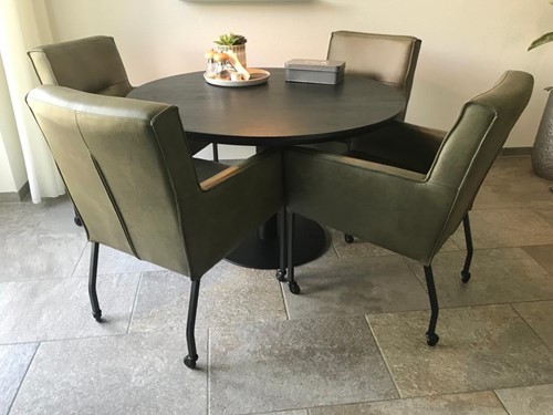 Set van 4 leren eetkamerstoelen - met armleuning en wieltjes - groen leer