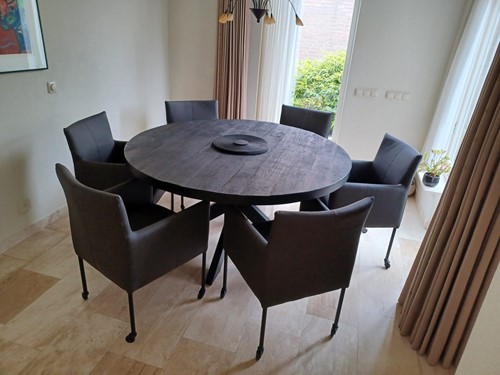 Set van 6 leren kuip eetkamerstoelen - met wieltjes - bruin leer