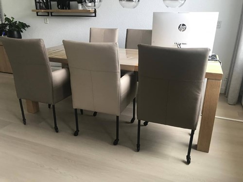 Set van 6 leren eetkamerstoelen - met wieltjes en hoge rug - bruin leer