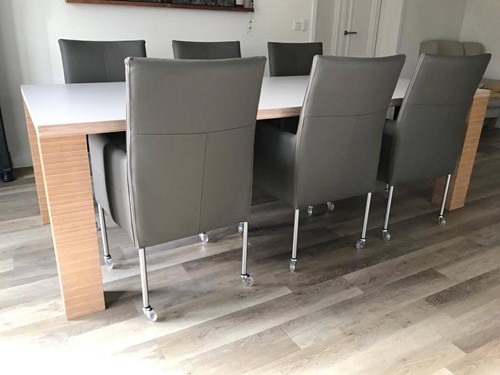 Set van 6 leren eetkamerstoelen - met wieltjes en hoge rug - grijs leer