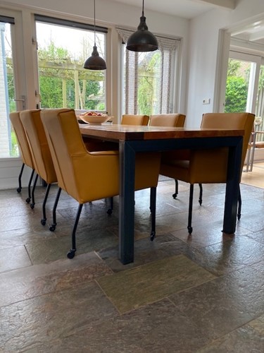 Set van 6 leren eetkamerstoelen - met armleuning en wieltjes - geel leer