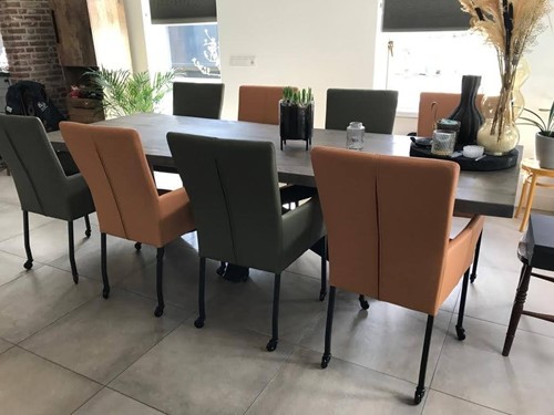 Set van 8 leren eetkamerstoelen met wieltjes en hoge rug - verschillende kleuren leer