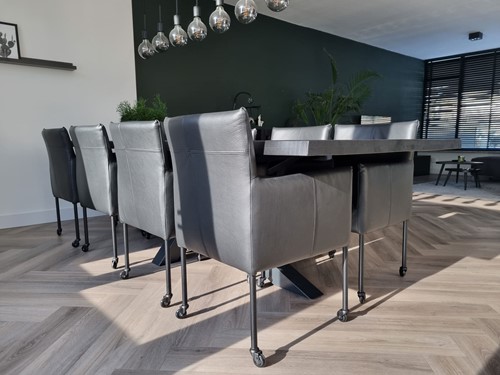 Set van 8 leren kuip eetkamerstoelen - met wieltjes - zwart leer